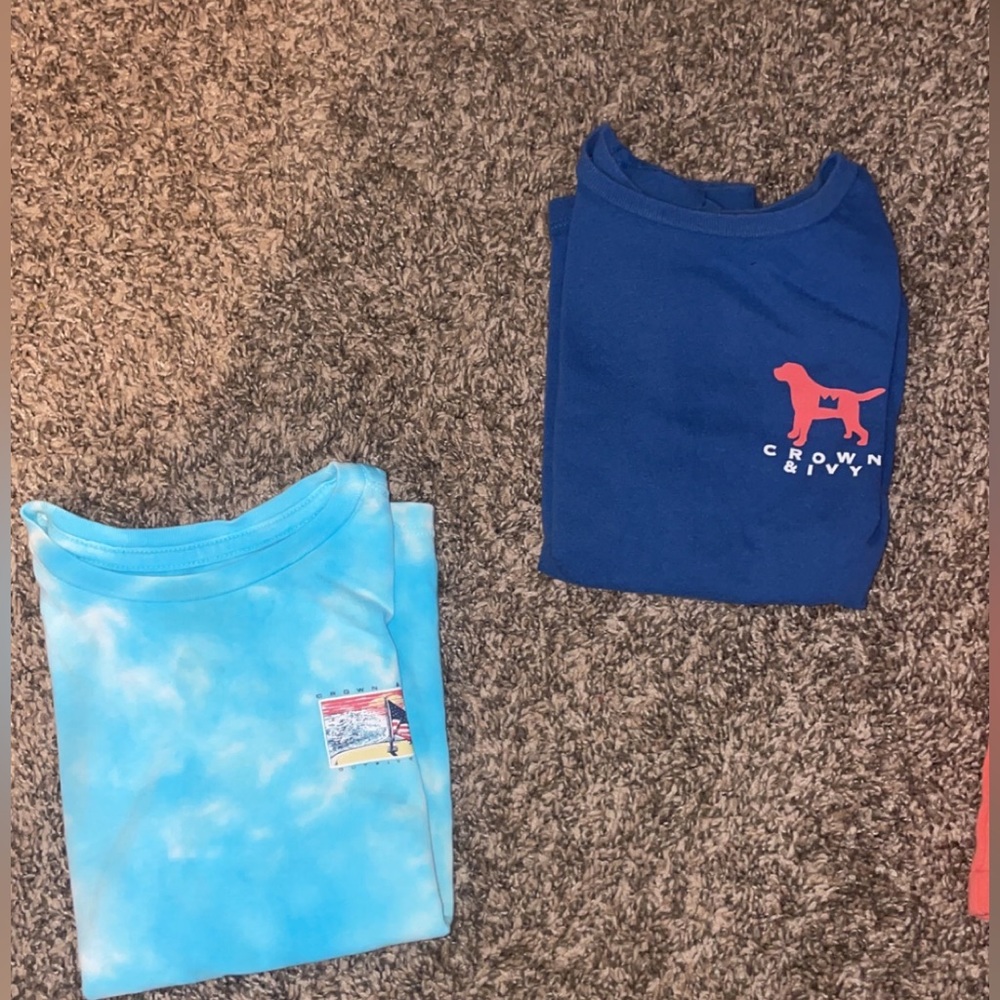 Crown & Ivy Little boy kids Size 6 Tees (2 Ts)
